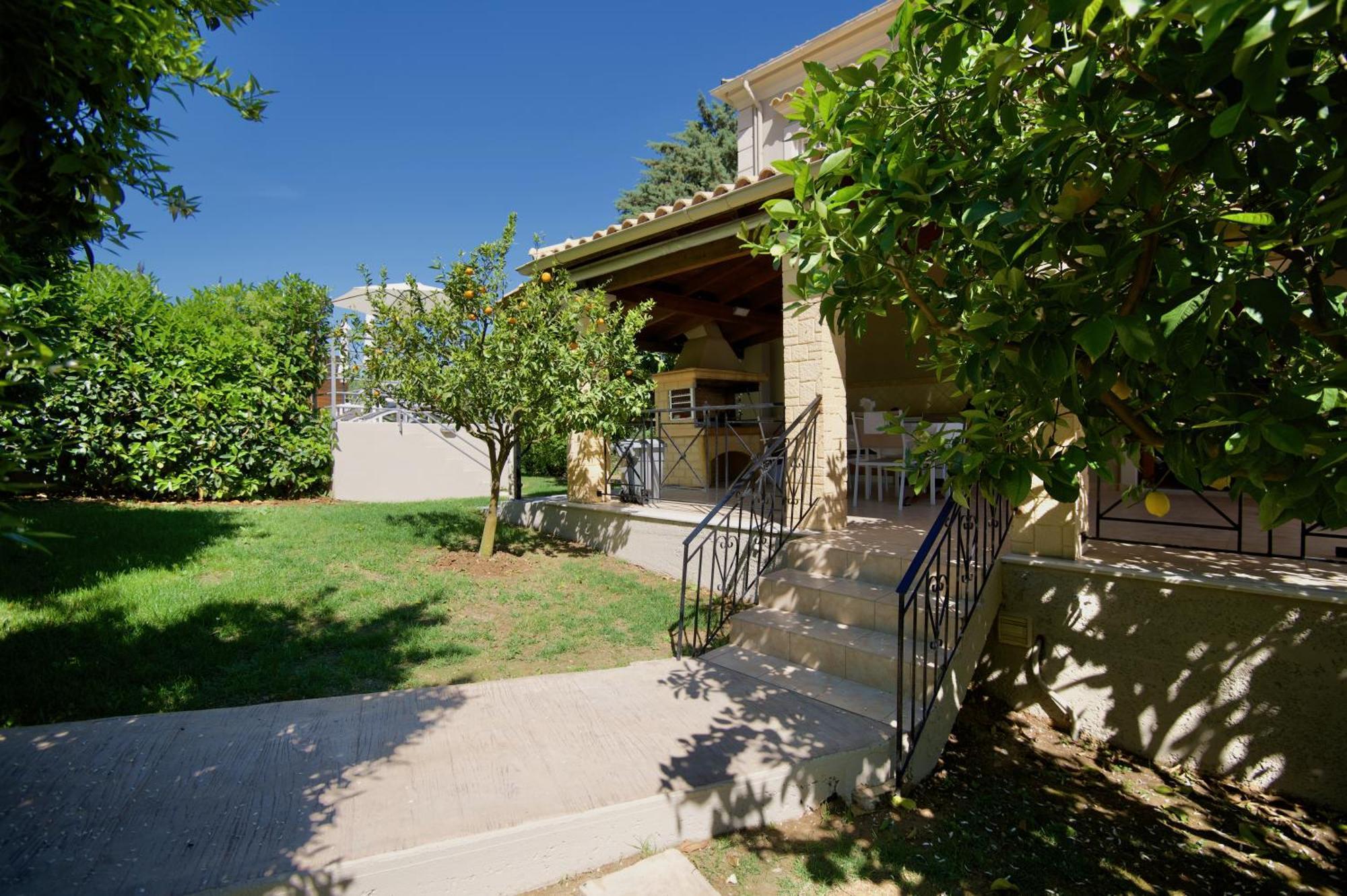 Villa Natilia Gazatika Luaran gambar